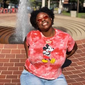 Meet your Posher, Queenie